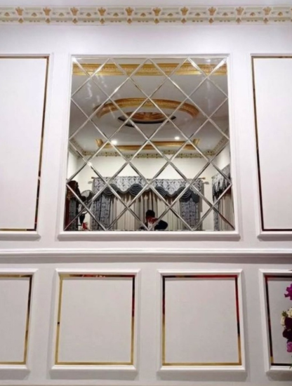 Wallpaint & Moulding